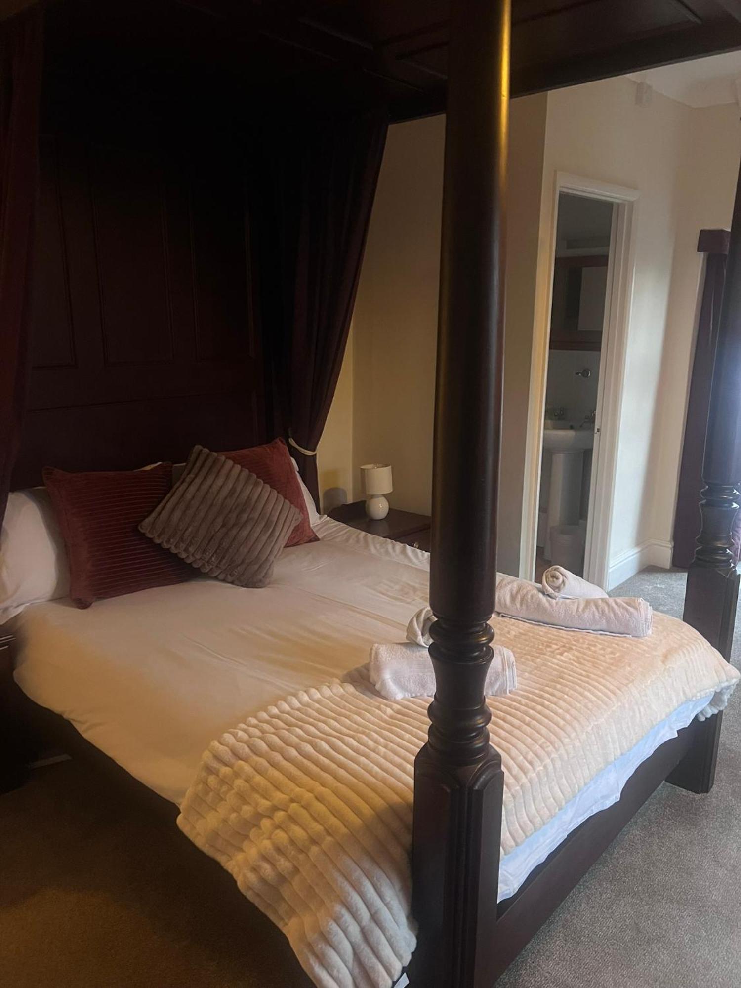 The Crown Hotel Линтон Экстерьер фото