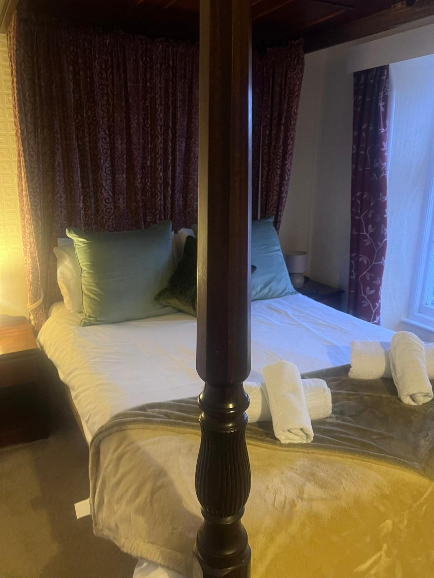 The Crown Hotel Линтон Экстерьер фото