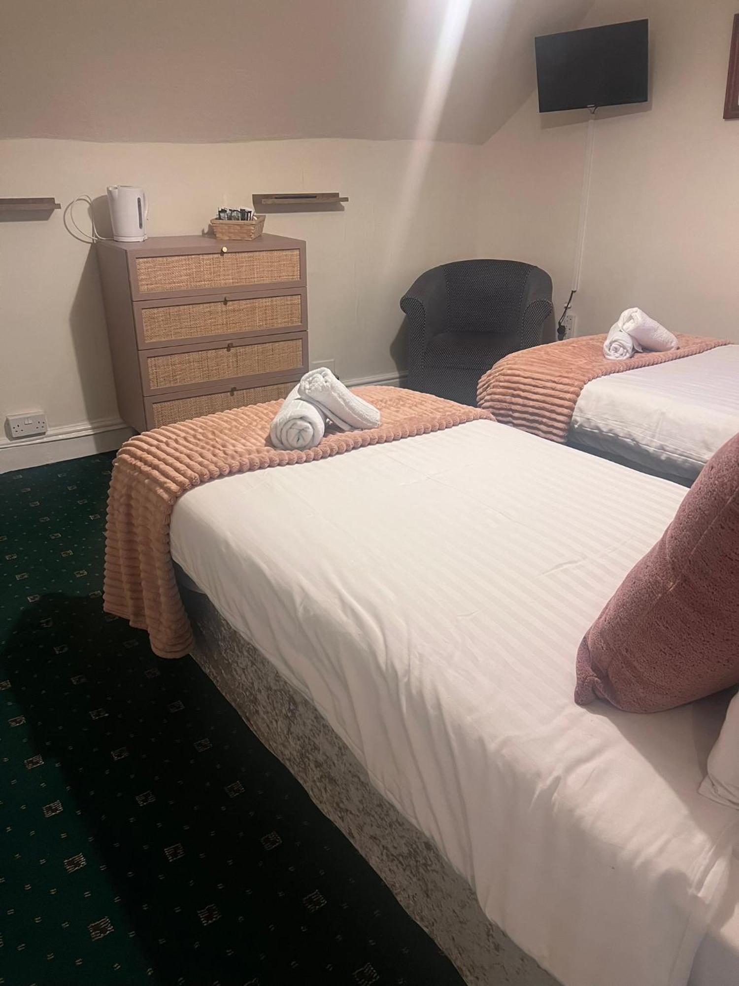 The Crown Hotel Линтон Экстерьер фото