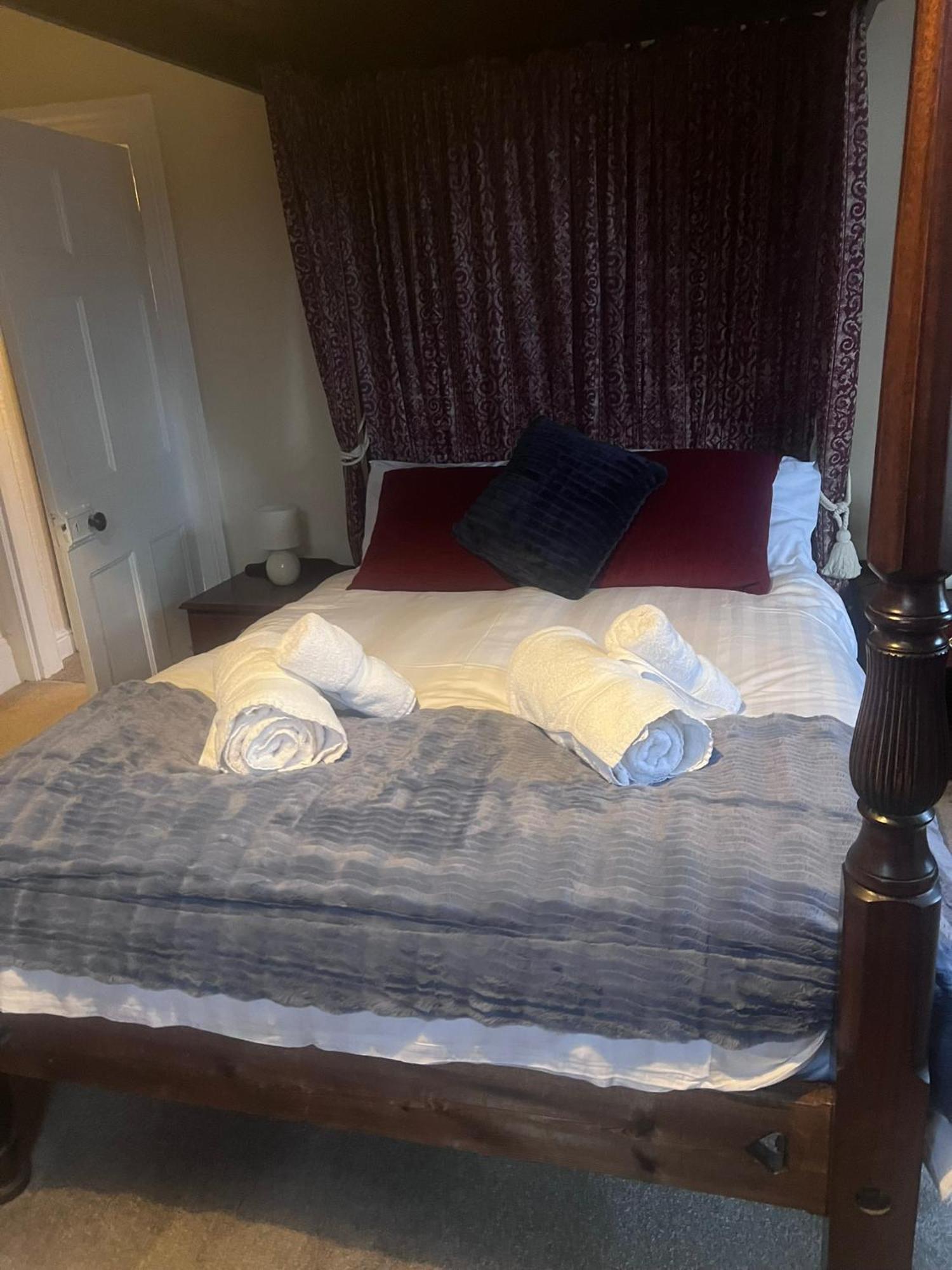 The Crown Hotel Линтон Экстерьер фото