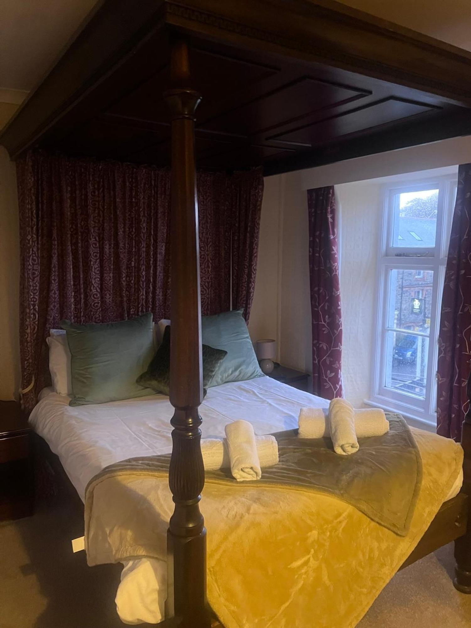 The Crown Hotel Линтон Экстерьер фото