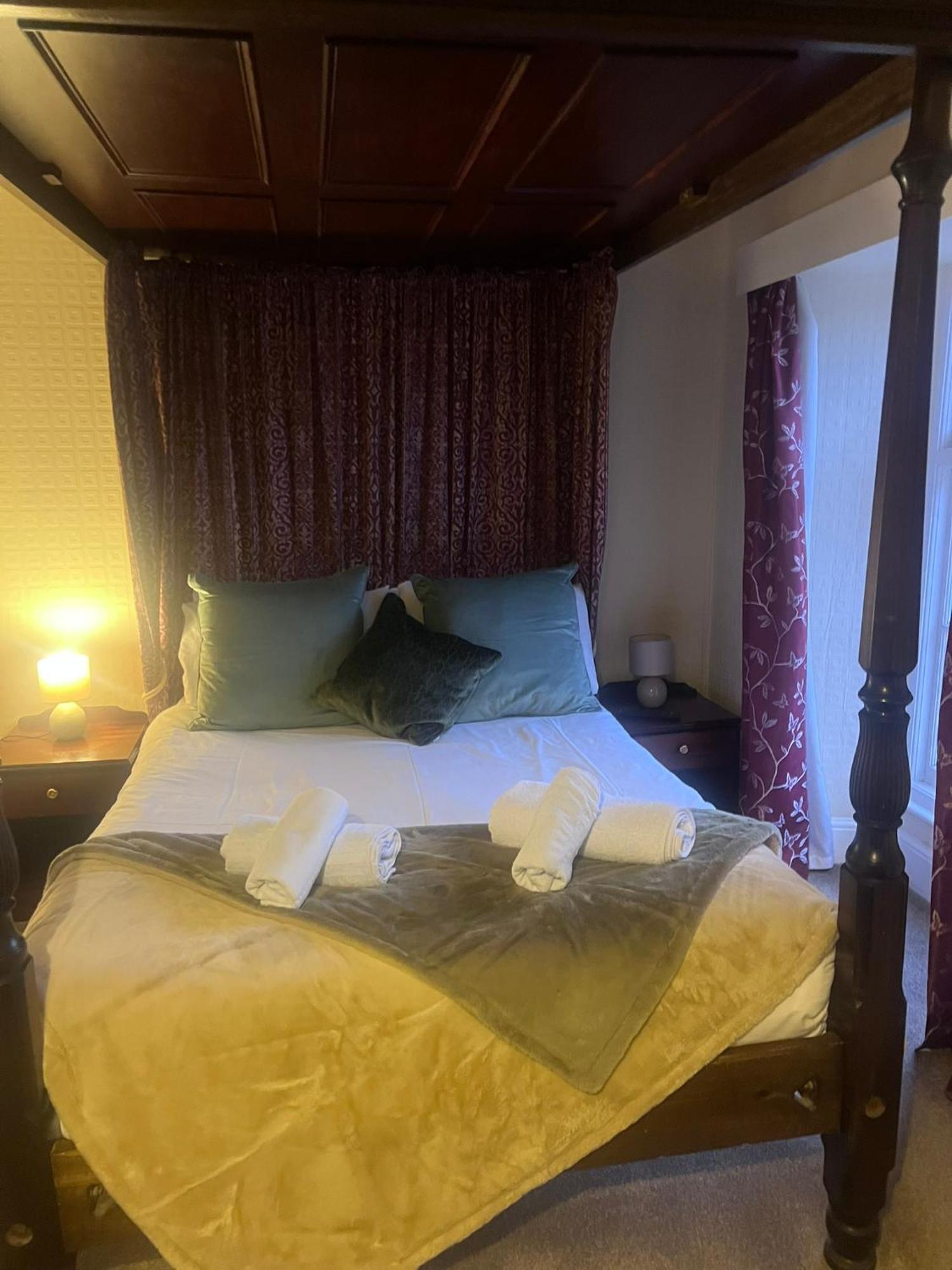 The Crown Hotel Линтон Экстерьер фото