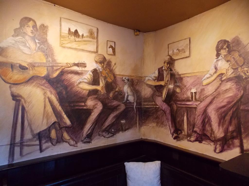 The Crown Hotel Линтон Экстерьер фото